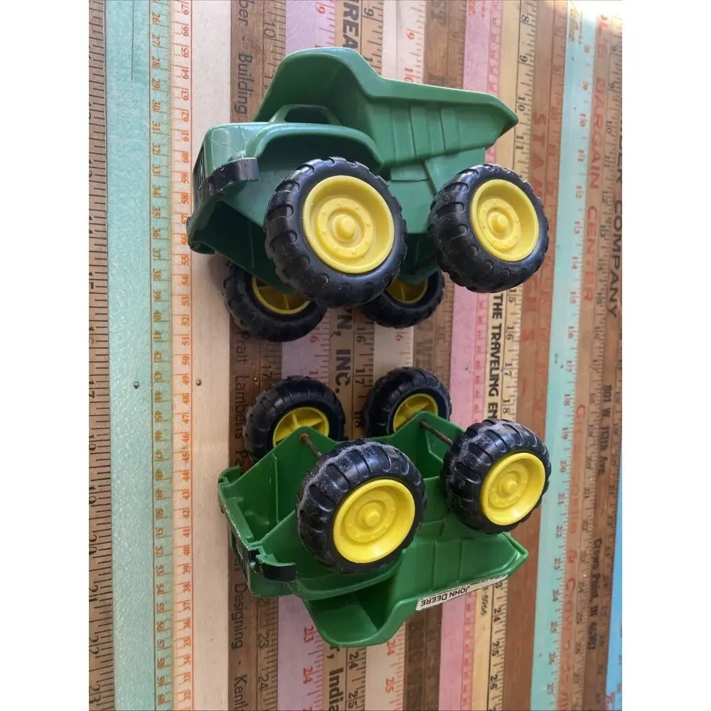 JOHN DEERE KIDS BIG SCOOP DUMP TRUCK TOY PLASTIC 6